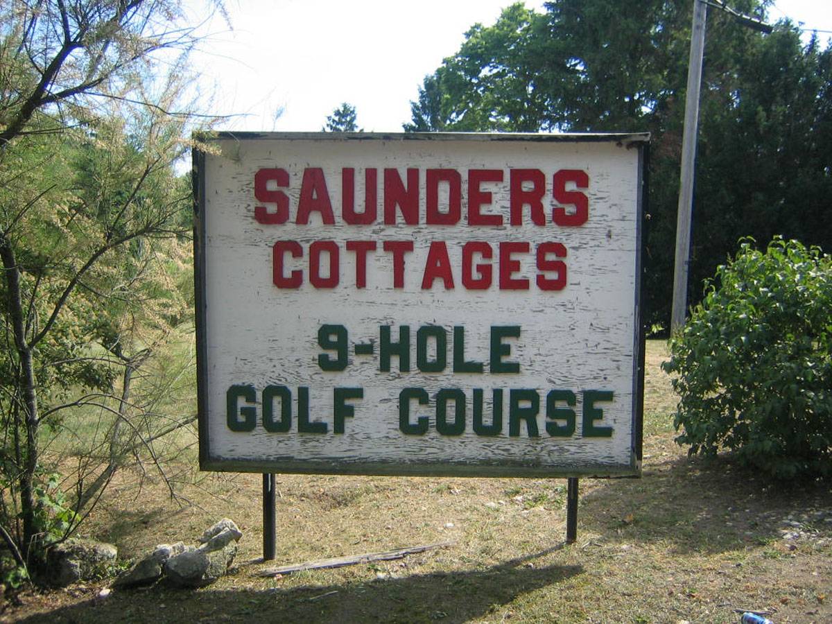 saunders cottages and golf