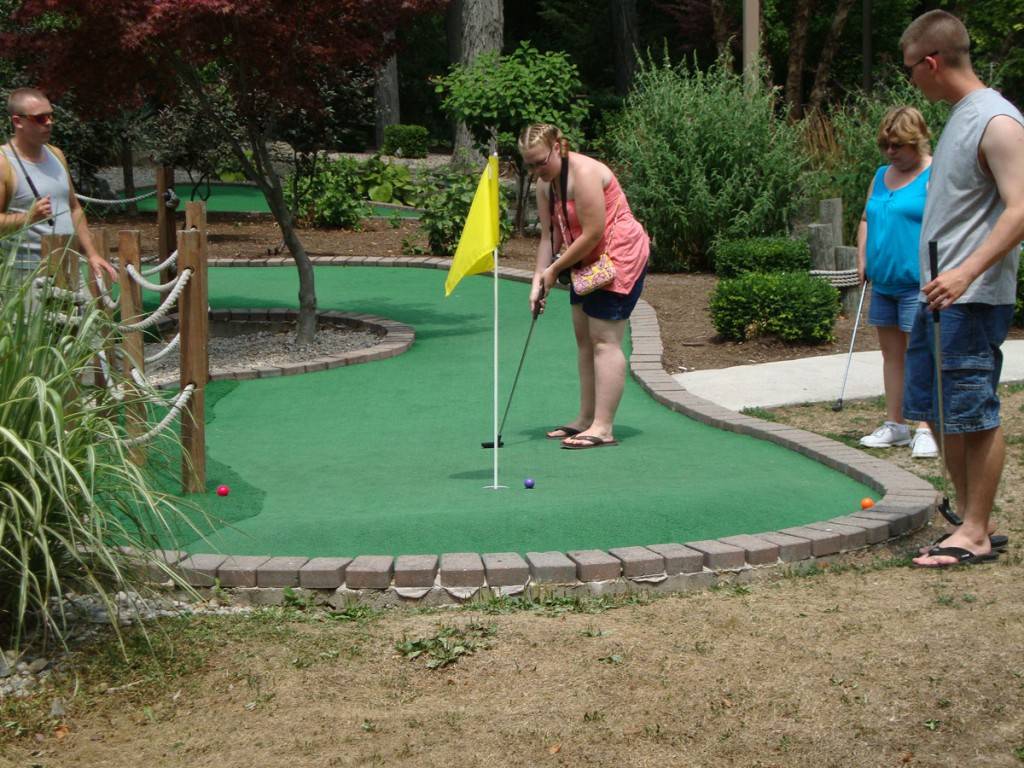 War of 18 Holes Mini Golf Put in Bay Put in Bay PuttPutt