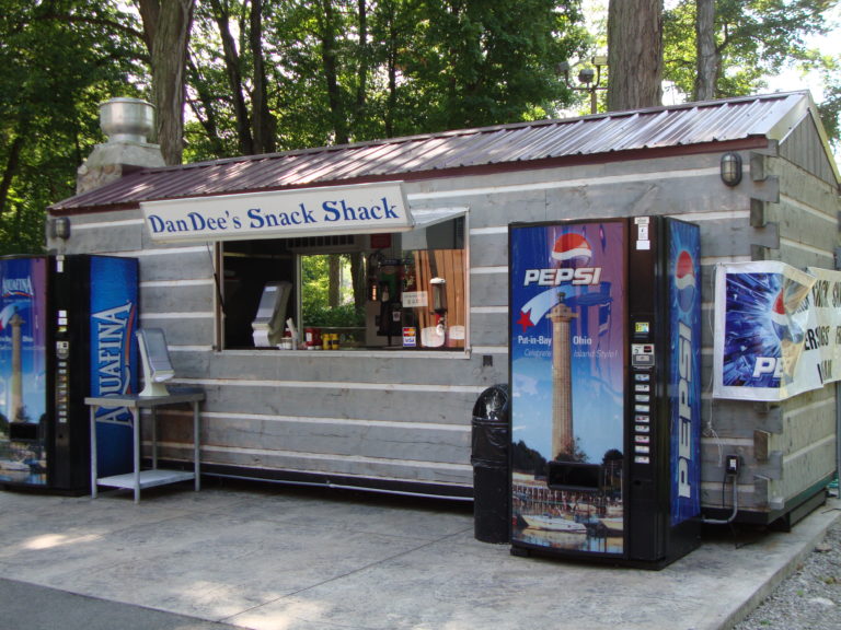 Put in Bay DanDee's Snack Shack